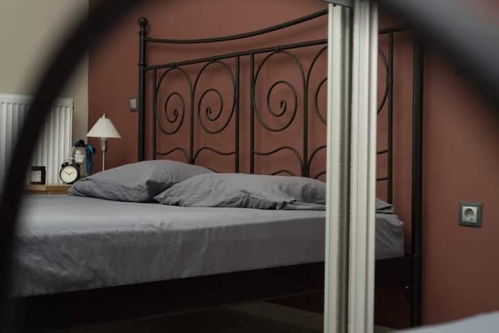 საძინებელი 1