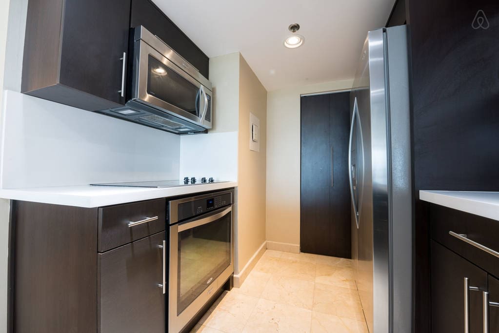 The Grand 1437 | 1bed/1.5bath | Free Valet Parking"