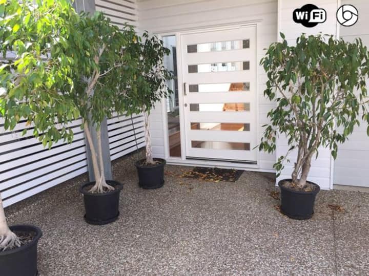 Eagle Farm Vacation Rentals & Homes Queensland, Australia Airbnb