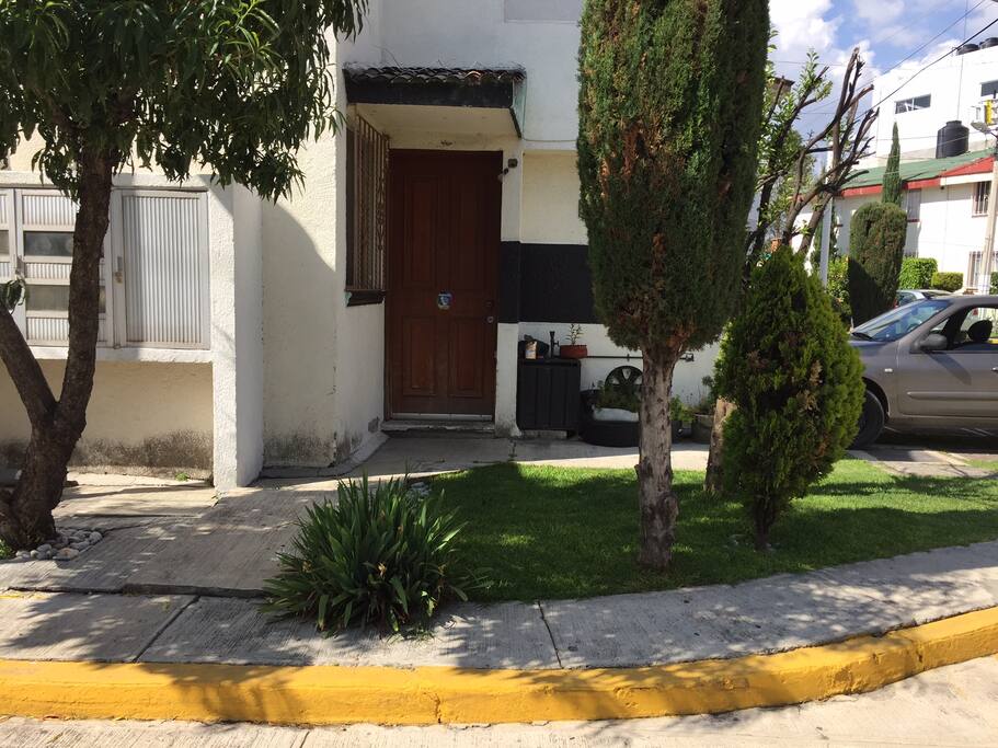 Fachada Principal de la Entrada de la casa