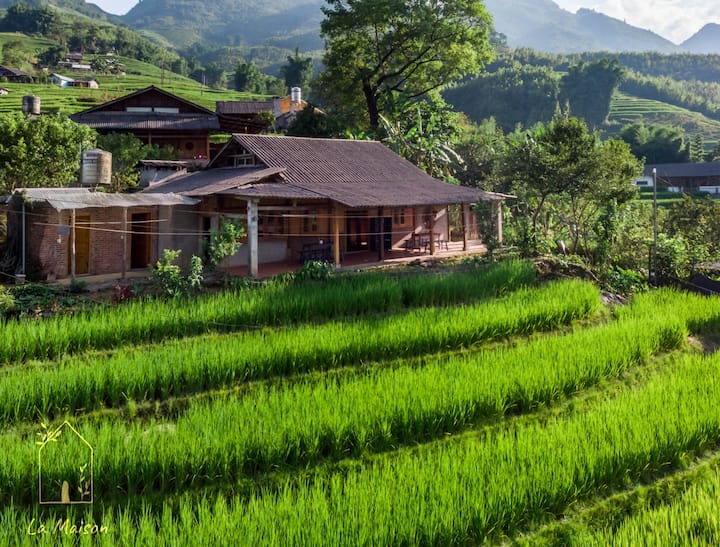 Hmong House Retreat with Stunning Valley view