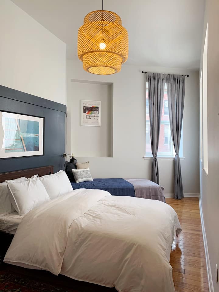 Charming 2 Bedroom Near Center City - Philadelphia, PA