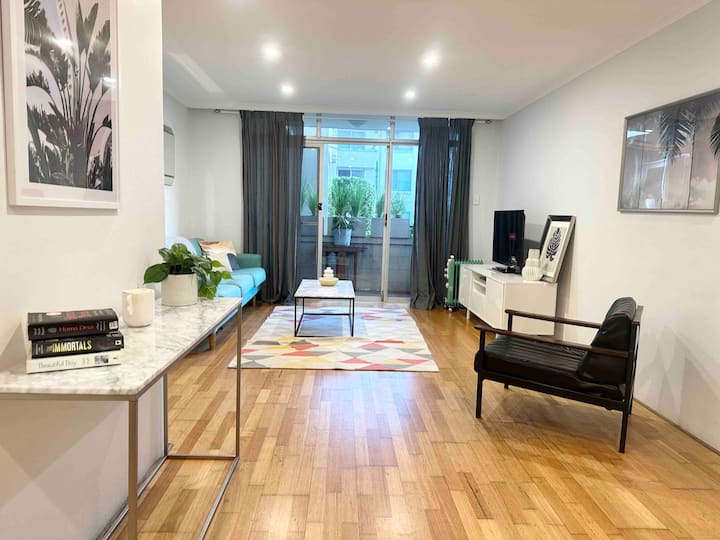 BONDI BEACH PAD_BEST VALUE IN BEST BONDI LOCATION!