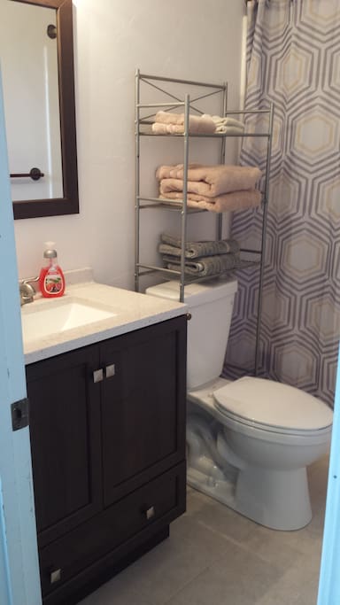 Full Bathroom