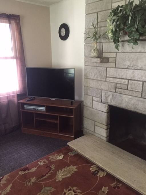 42 inch tv with over 100 dish channels