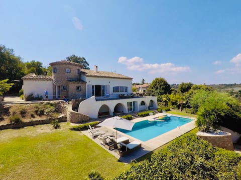 Superb villa in Tanneron hills 15 min from the sea
