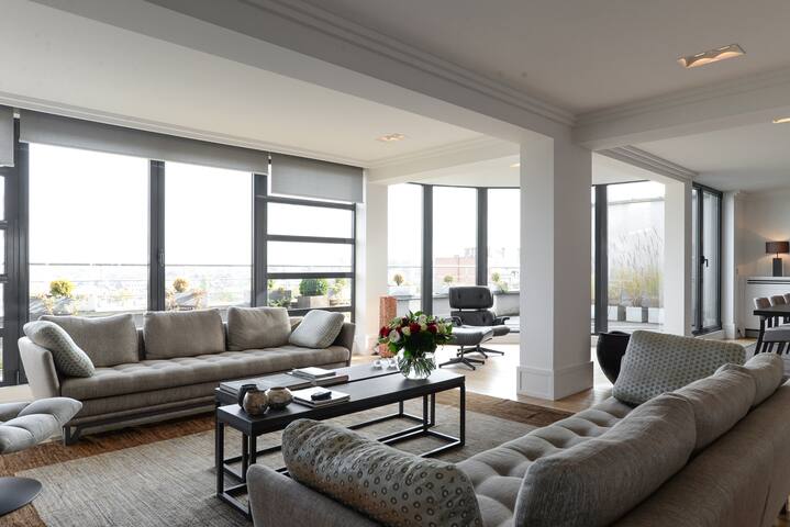 Penthouse ” le 401 ” with amazing view ! gallery image 2