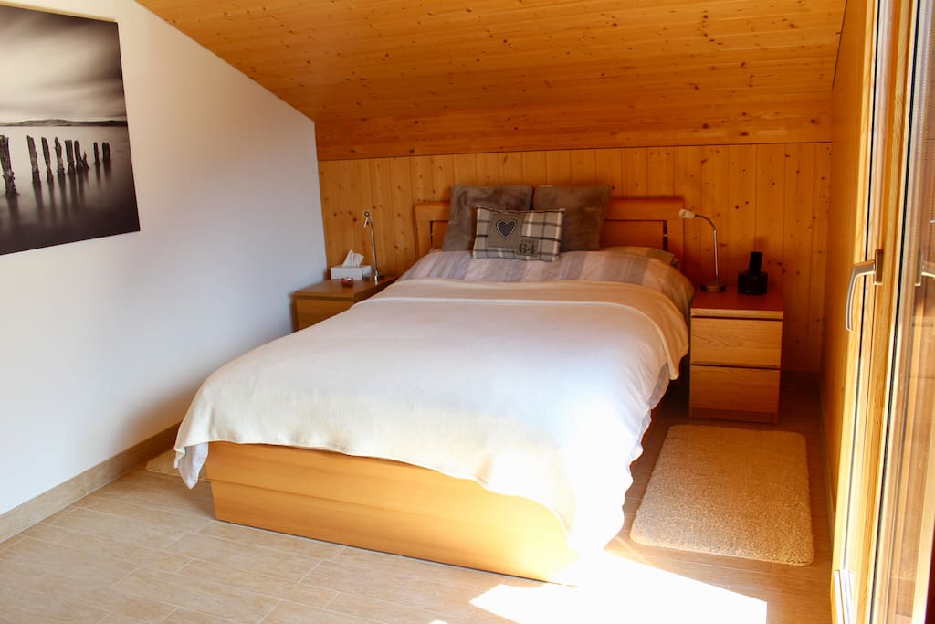 Chambre Principale/ Master Bedroom