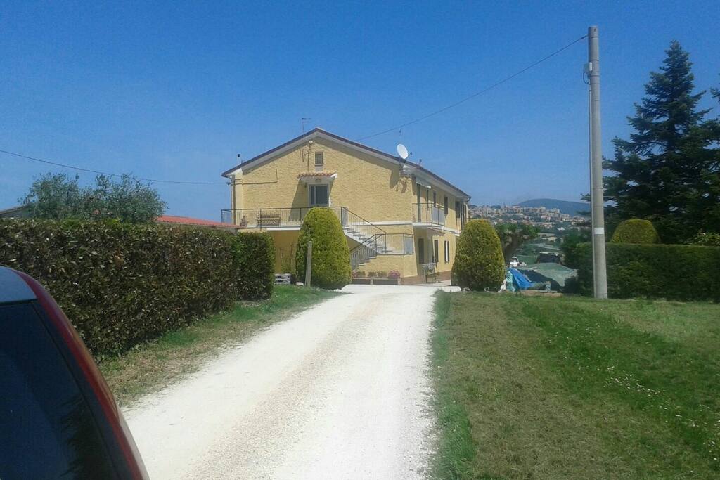 Entrata per bed & breakfast la rosa bianca