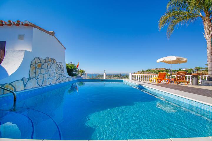 Entire home with 2 bedrooms in torre del mar - Cortijo La Tata con piscina privada, cerca del mar