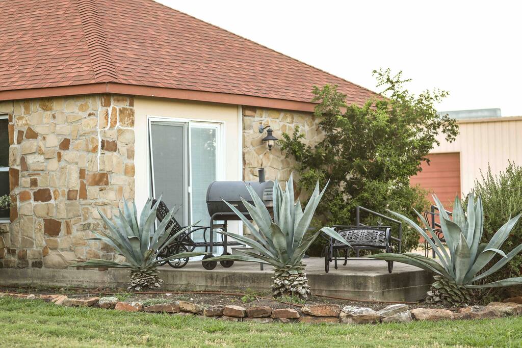 Garden Cottage Rockin Star Ranch July 21 Brenham Texas Tx Usa 1 Bedroom 1 Bathroom Garden Cottage Rockin Star Ranch July 21 Brenham Texas Tx Usa 1 Bedroom 1 Bathroom
