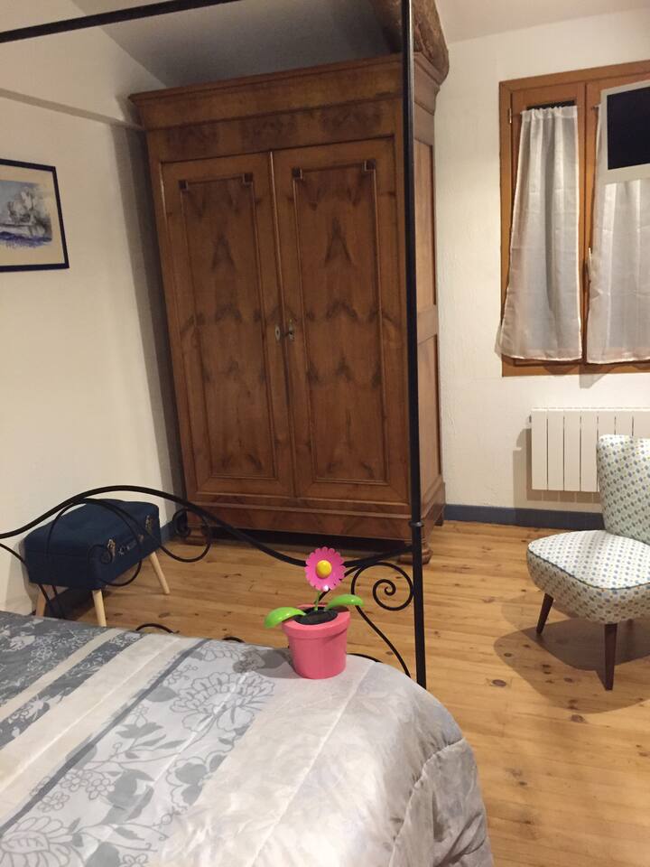 საძინებელი 1