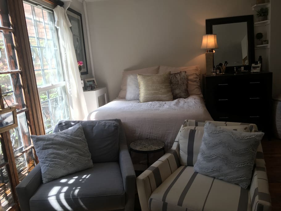 Sitting area and bed
