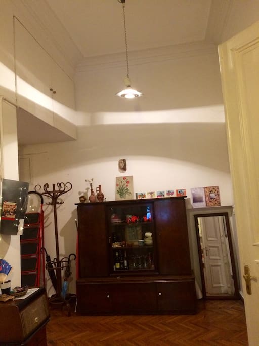 Entrance/kitchen