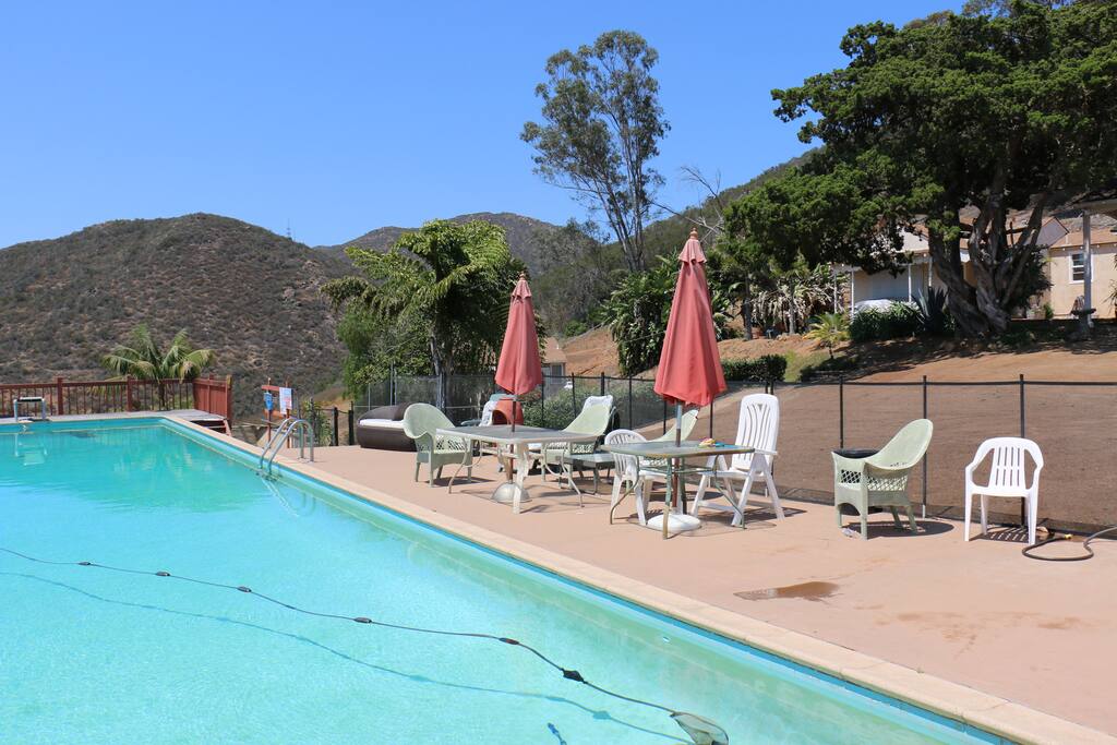 Plenty of deck space on pool.