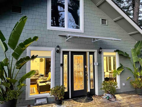 Avenue of the Giants River View Home (#1)