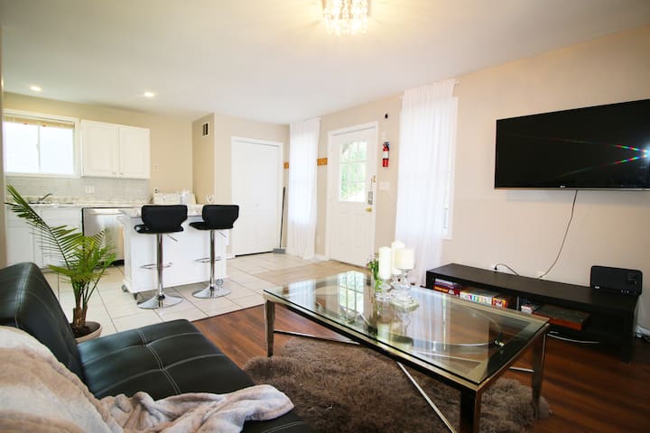 ( NO CLEANING FEE ) Near Casino & Tunnel!!!