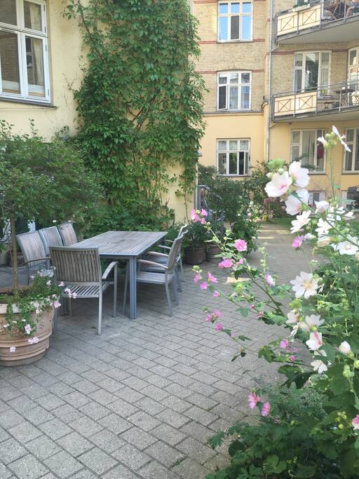 One of the cosy corner of our green yard