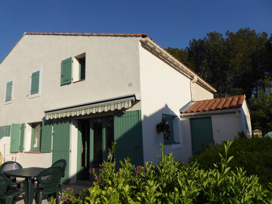 La maison (une des + grande du domaine)
