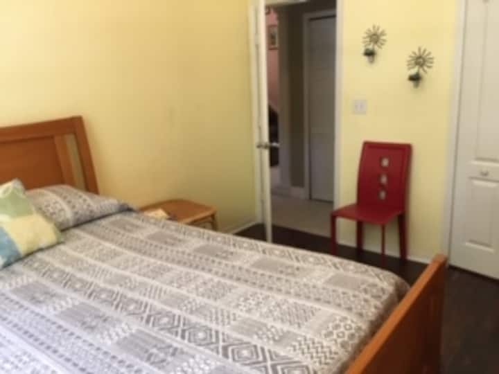 Spavaća soba u prizemlju/bračni krevet (širine 150-179 cm