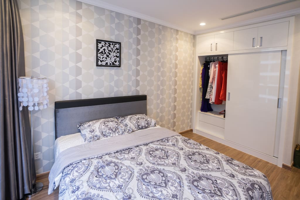 master bedroom with spacious closet