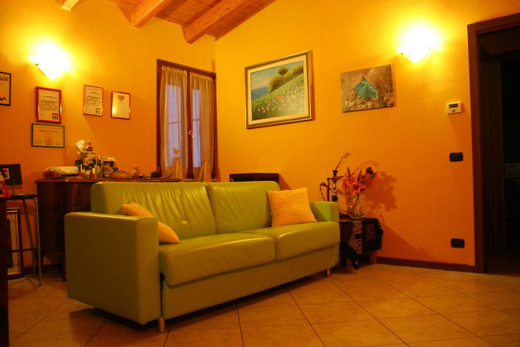 Divano letto del soggiorno