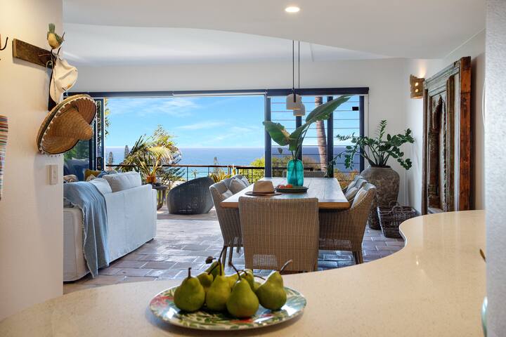 4 bedroom + 3 bathroom Villa by the Sea gallery image 5