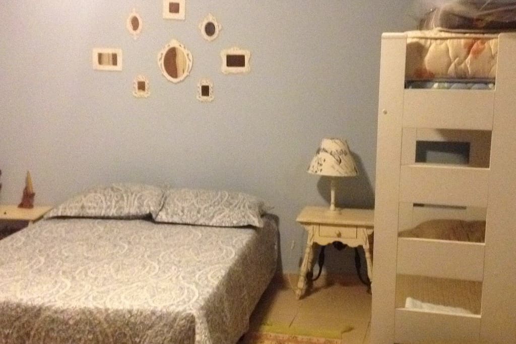 Confortavelmente suíte com ampla acomodação
