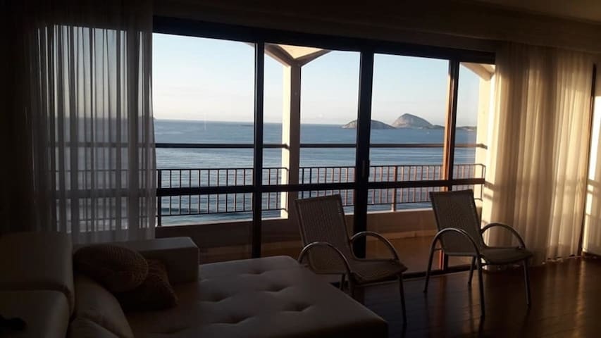 Maravilhosa vista do arpoador a Vieira Souto