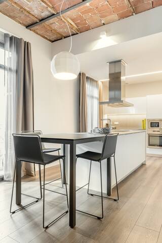 Luxury 5 rooms apartment, exclusive Eixample area gallery image 4