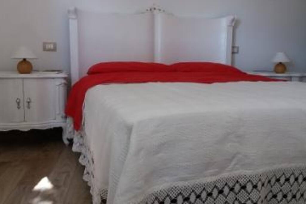 Letto e comodini