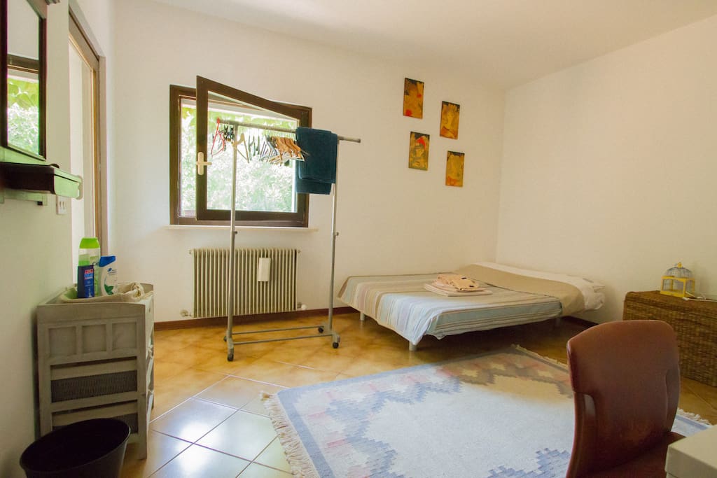 guest's bedroom