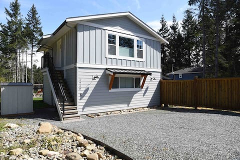 Private Modern Guest House by Seal Bay Park