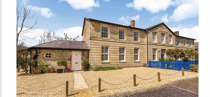 Large historic family home nr Longleat and Bath