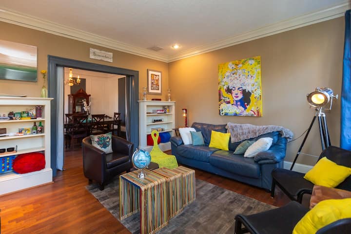 Artsy Southern Charm In The City - Scottdale, GA