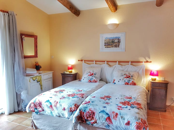 Rose Room in Villa Lavande