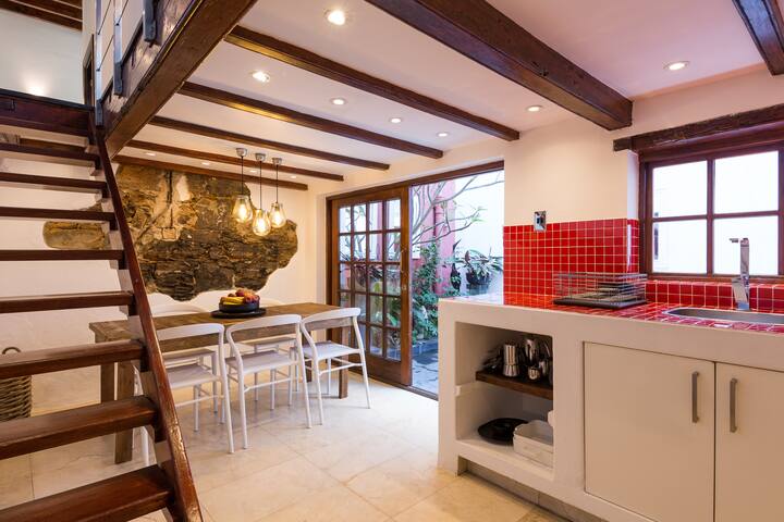 Stunning Tranquil Home | Explorers Haven | CPT gallery image 4