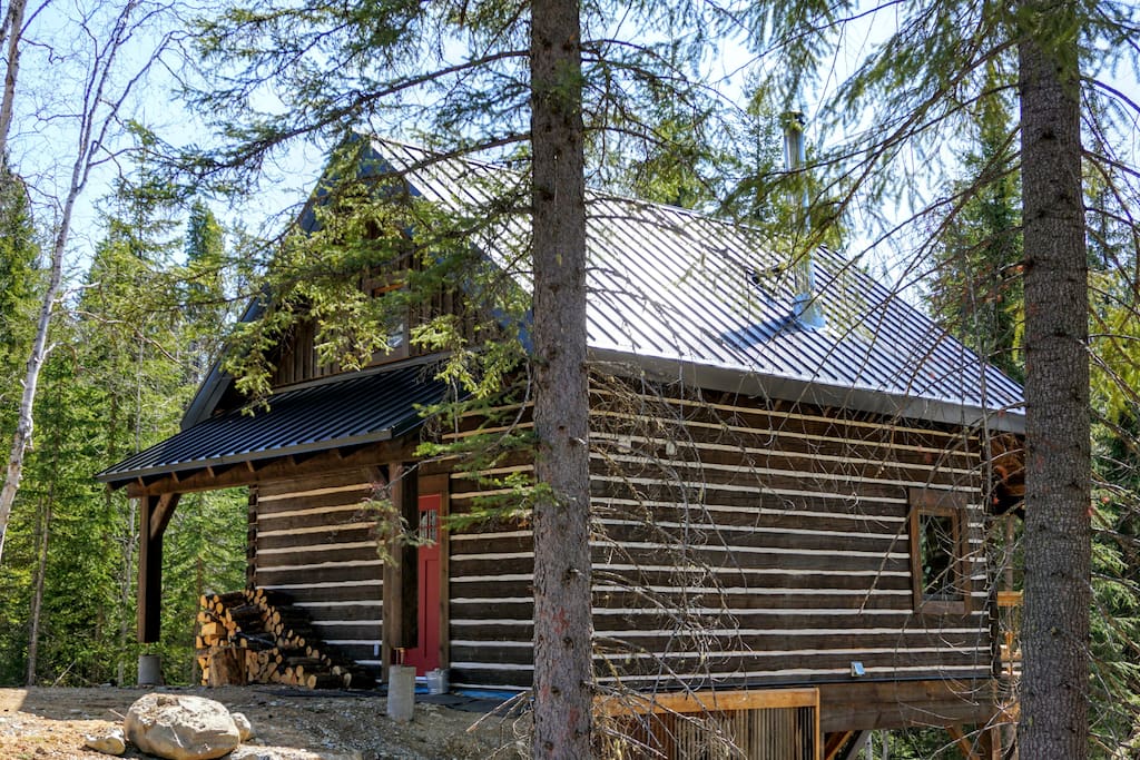Handcrafted Dovetail Log Cabin. Your base for mountain life!
