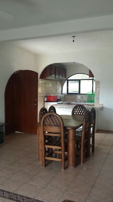 La cocina y comedor