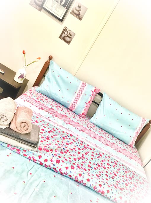 SUPER comfortable and new double bed!