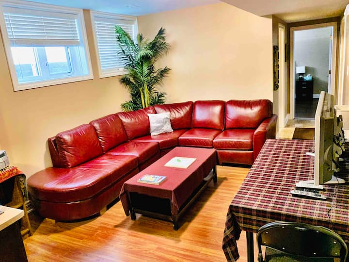 Beautiful Lower Unit In Downtown Mississauga - Mississauga