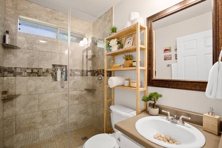 Premium Bohemian Imagintorium ❤️️ 5 BRms | 4mi⇒ DT gallery image 5