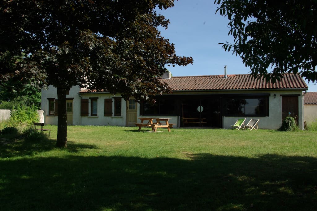 Devant la Hulotte