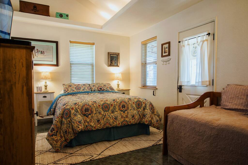 The FLUTE PLAYER Cabins for Rent in Medicine Park, Oklahoma, United States