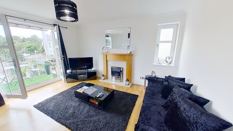Successful Airbnb property: Luxury West End With Balcony &Secure Gated Parking in Hazlehead & Queens Cross
