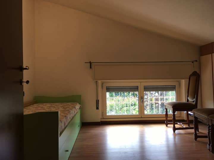 საძინებელი 1