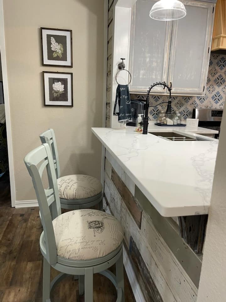 Spacious 4/3/pool Retreat In Downtown  Mansfield - Mansfield, TX