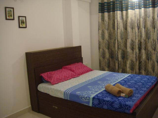 GoaFica Studio Pool View Near Vagator Beach