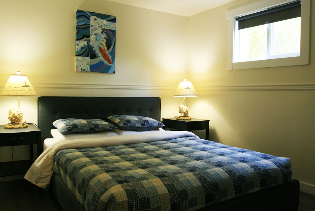 Private queen bedroom