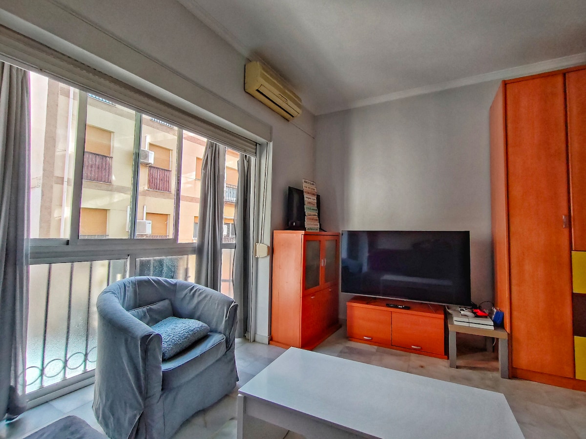 Top performing Airbnb: BRIGHT AND SPACIOUS STUDIO NEAR OLD TOWN in Capuchinos
